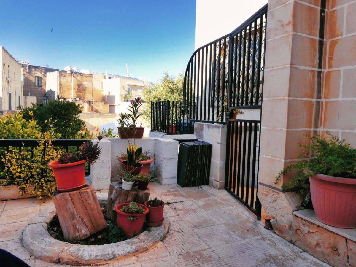 Modern Bedroom Gzira Exterior photo